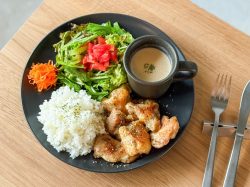 CAFE LA PAIX-Light-
