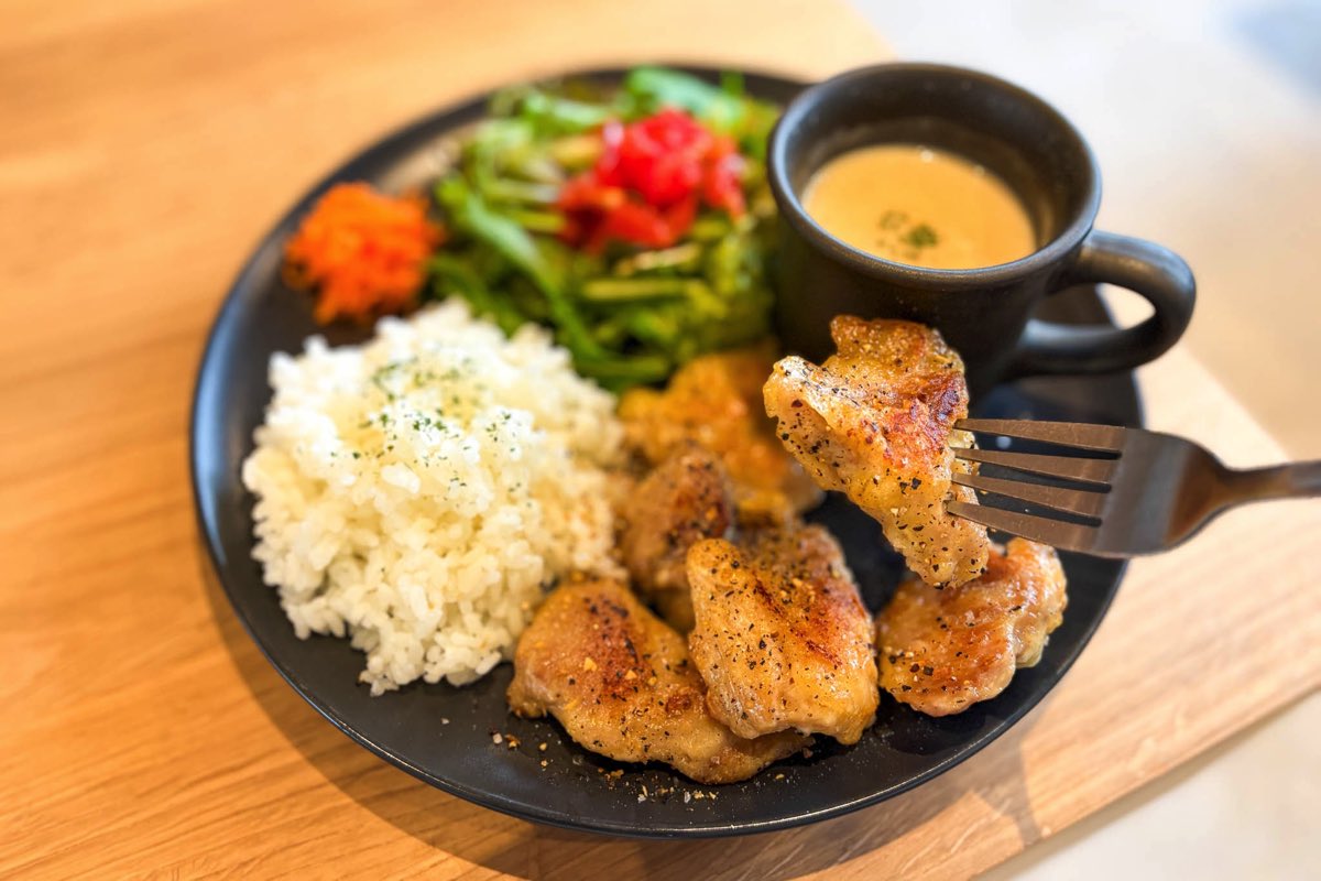 CAFE LA PAIX-Light-