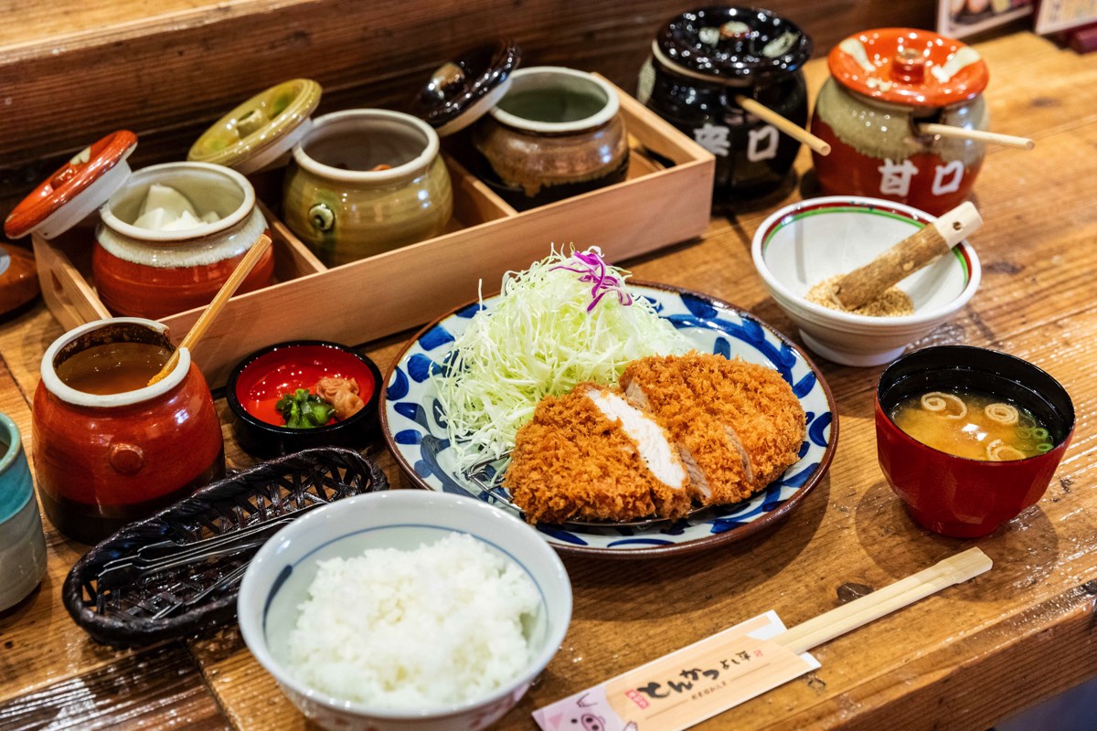 厚切りとんかつ よし平 甲府湯村店