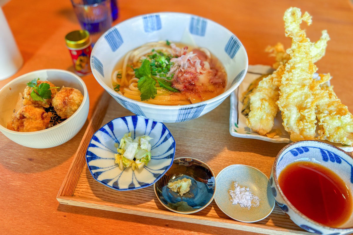 手打ちうどん 虎と草