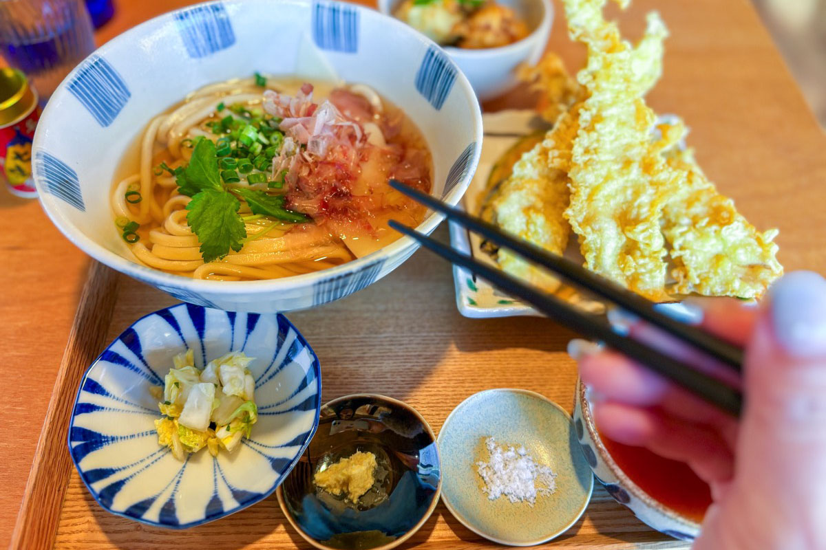 手打ちうどん 虎と草