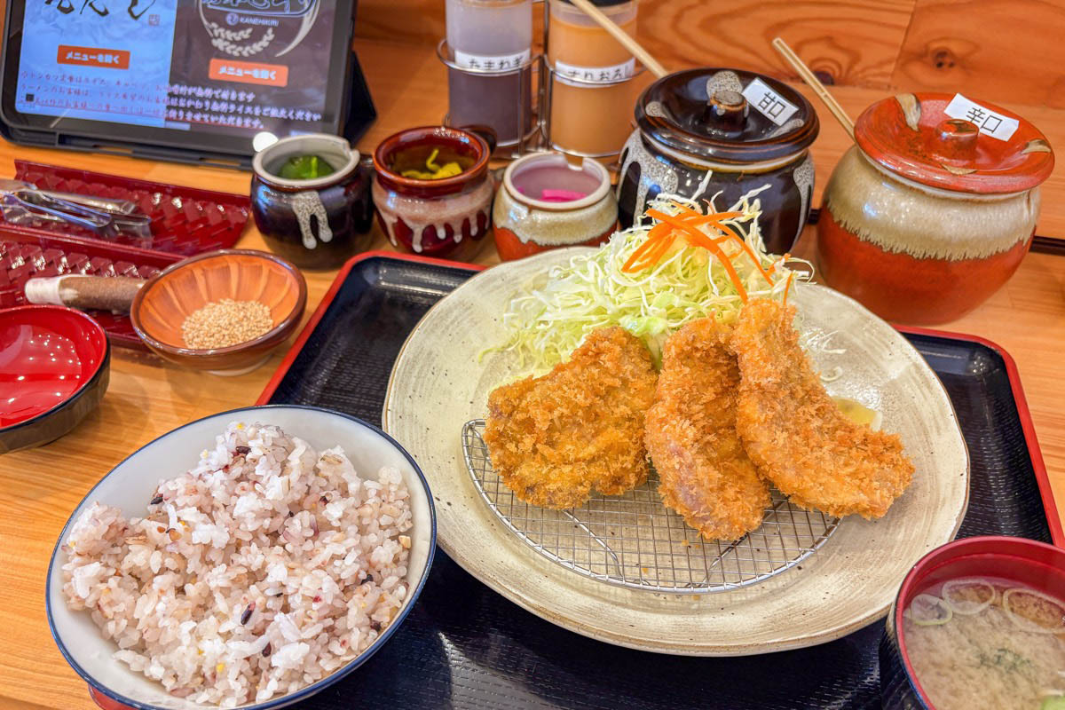 ラーメンそだし＋とんかつカネヒキリ