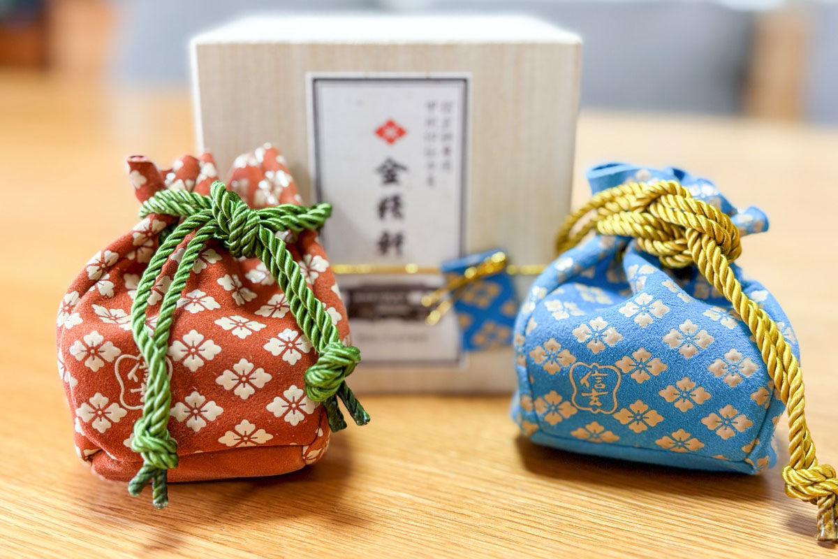 甲州印伝巾着入り信玄餅