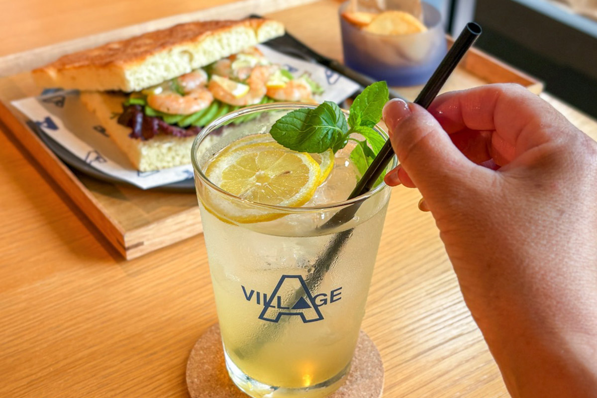 A VILLAGE CAFÉ ＆ RESTAURANT